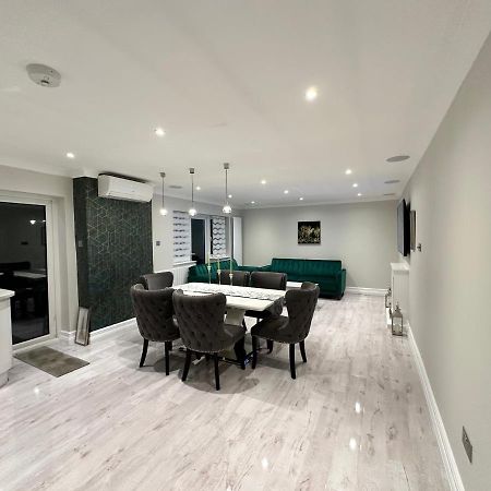 Luxury House Apartment Greenford  Bagian luar foto