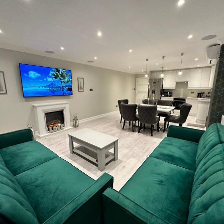 Luxury House Apartment Greenford  Bagian luar foto