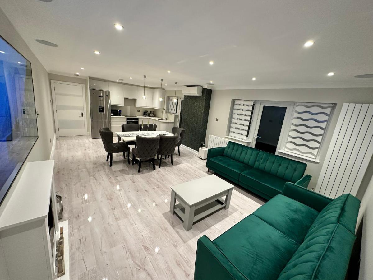 Luxury House Apartment Greenford  Bagian luar foto