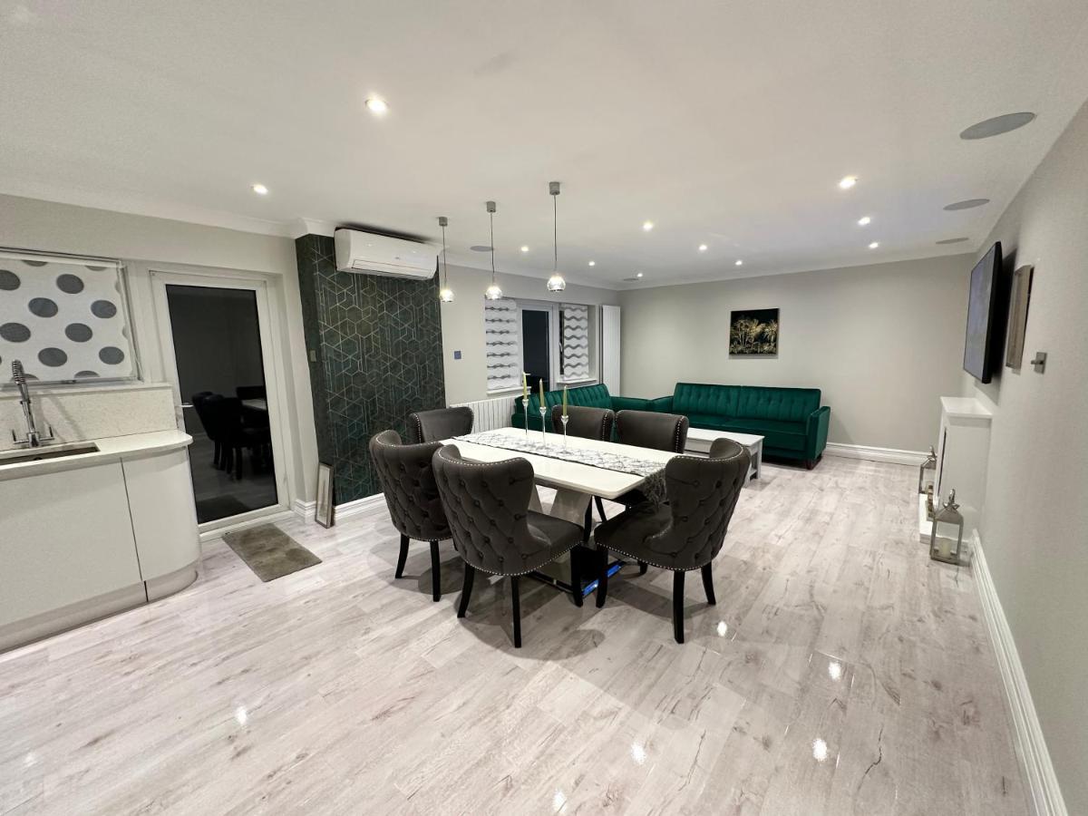 Luxury House Apartment Greenford  Bagian luar foto