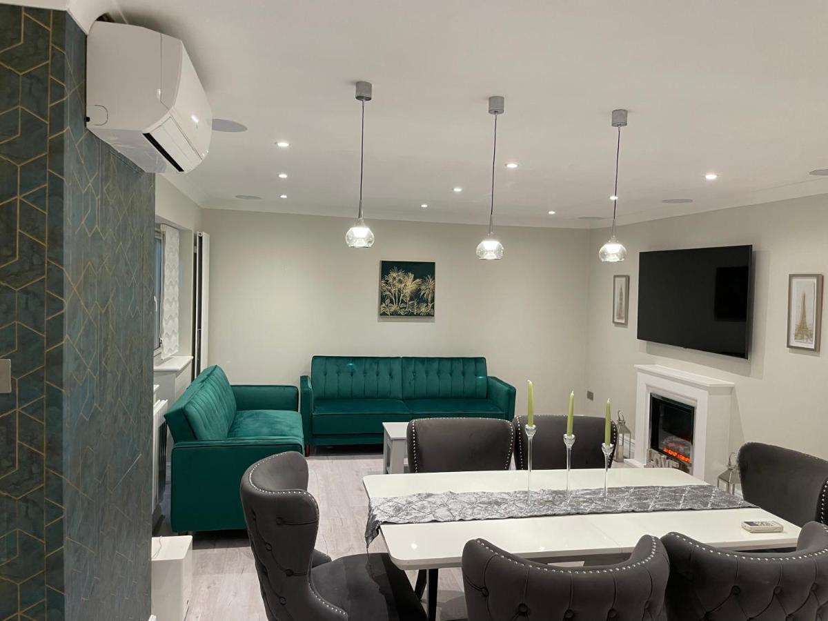 Luxury House Apartment Greenford  Bagian luar foto
