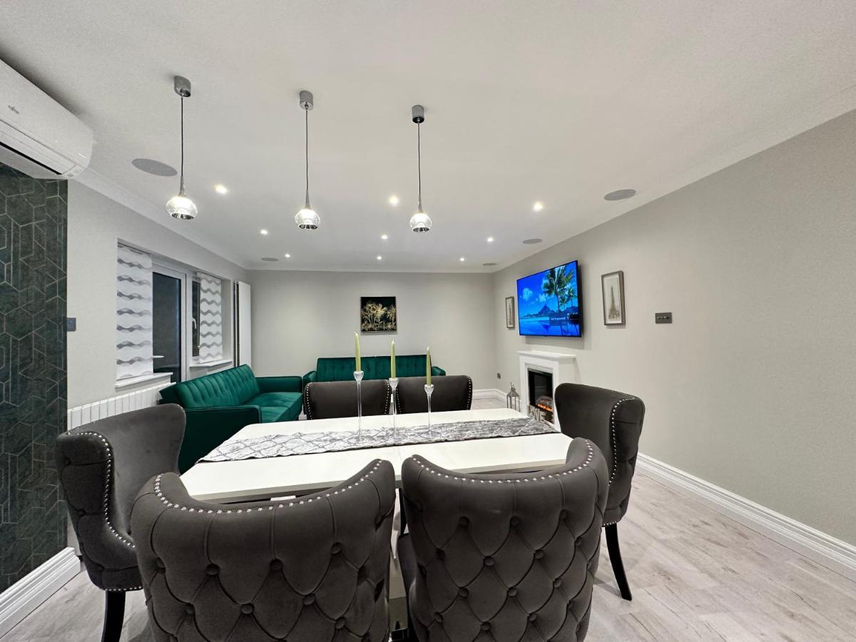 Luxury House Apartment Greenford  Bagian luar foto