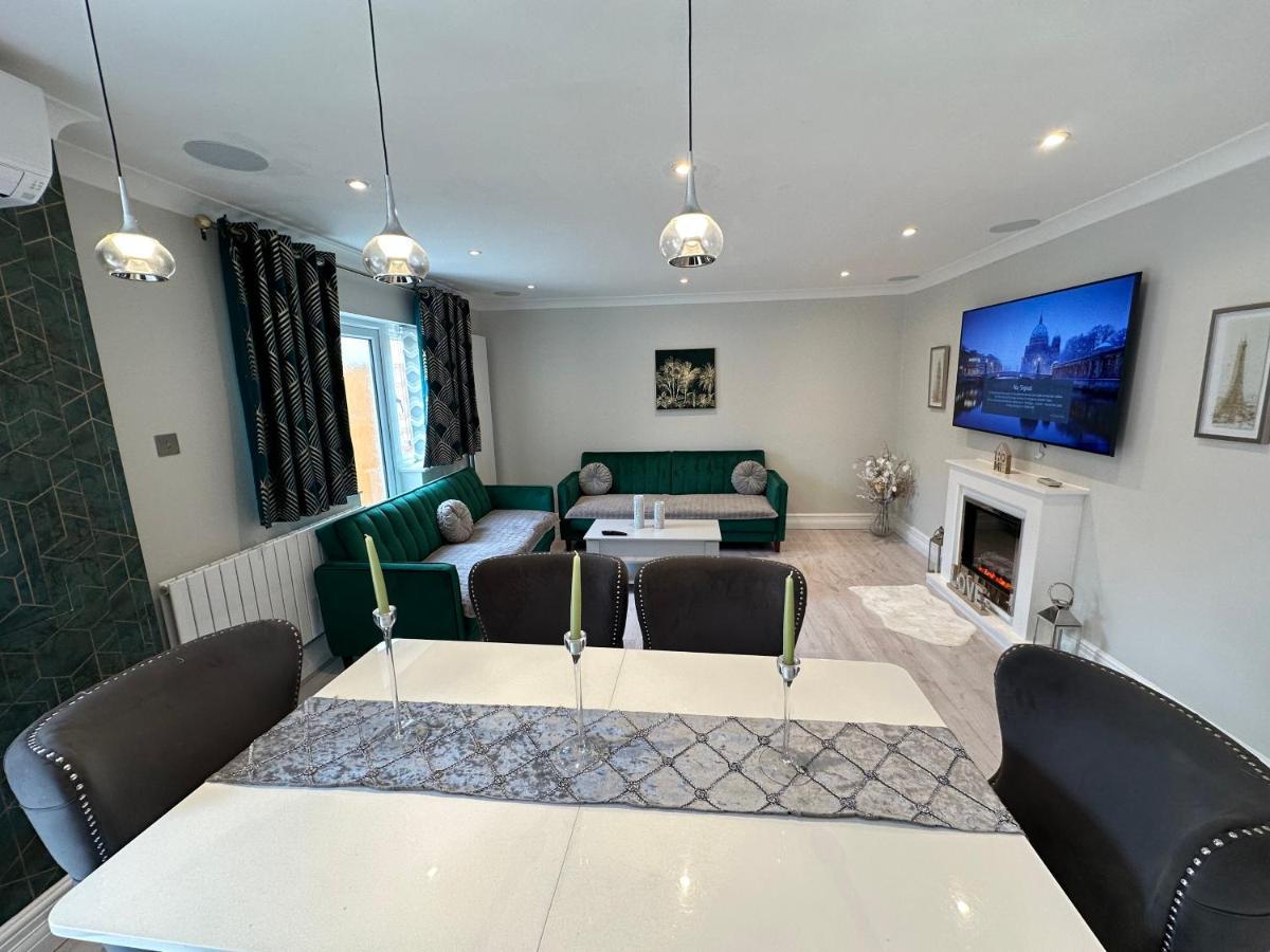 Luxury House Apartment Greenford  Bagian luar foto