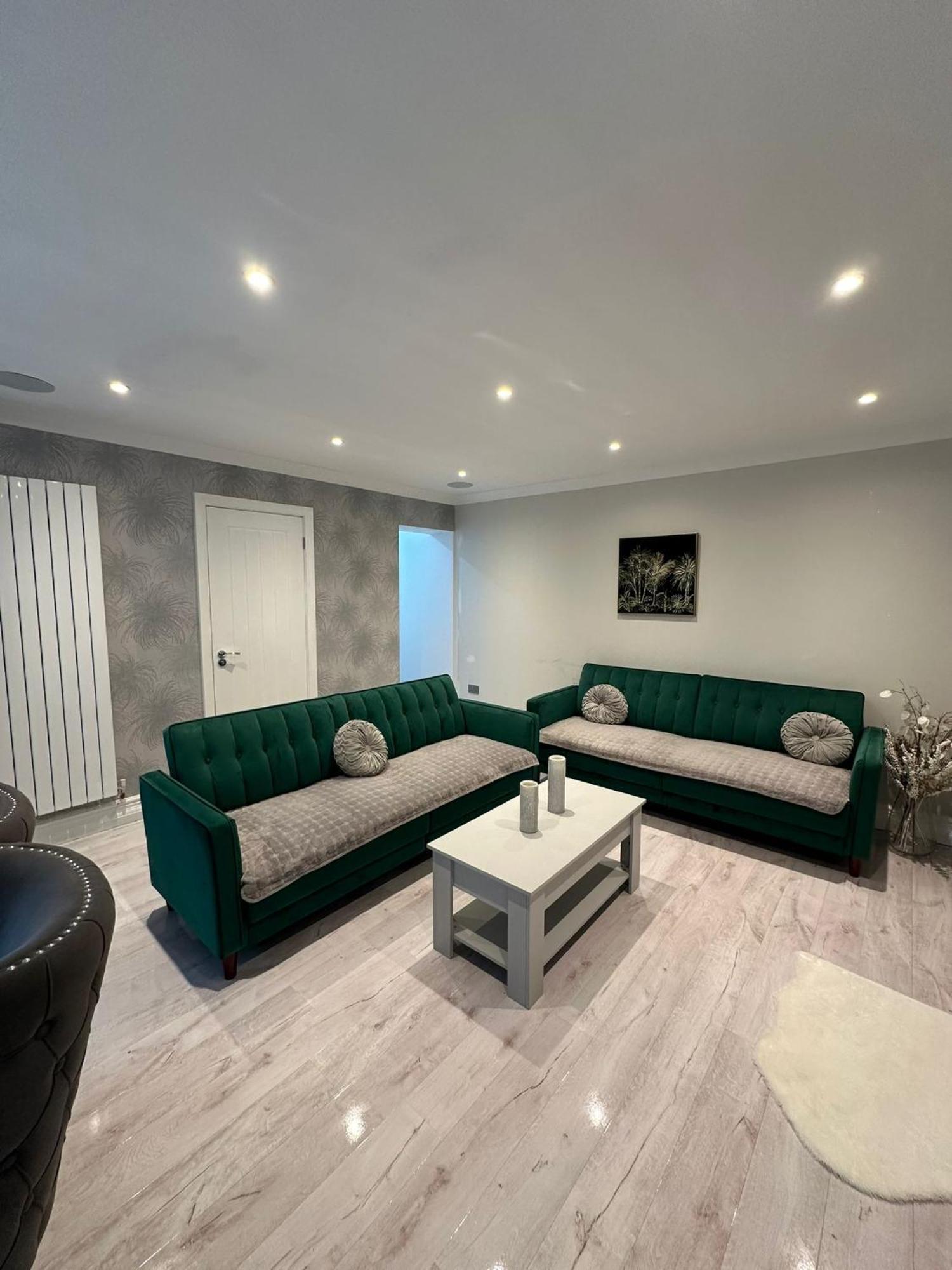 Luxury House Apartment Greenford  Bagian luar foto