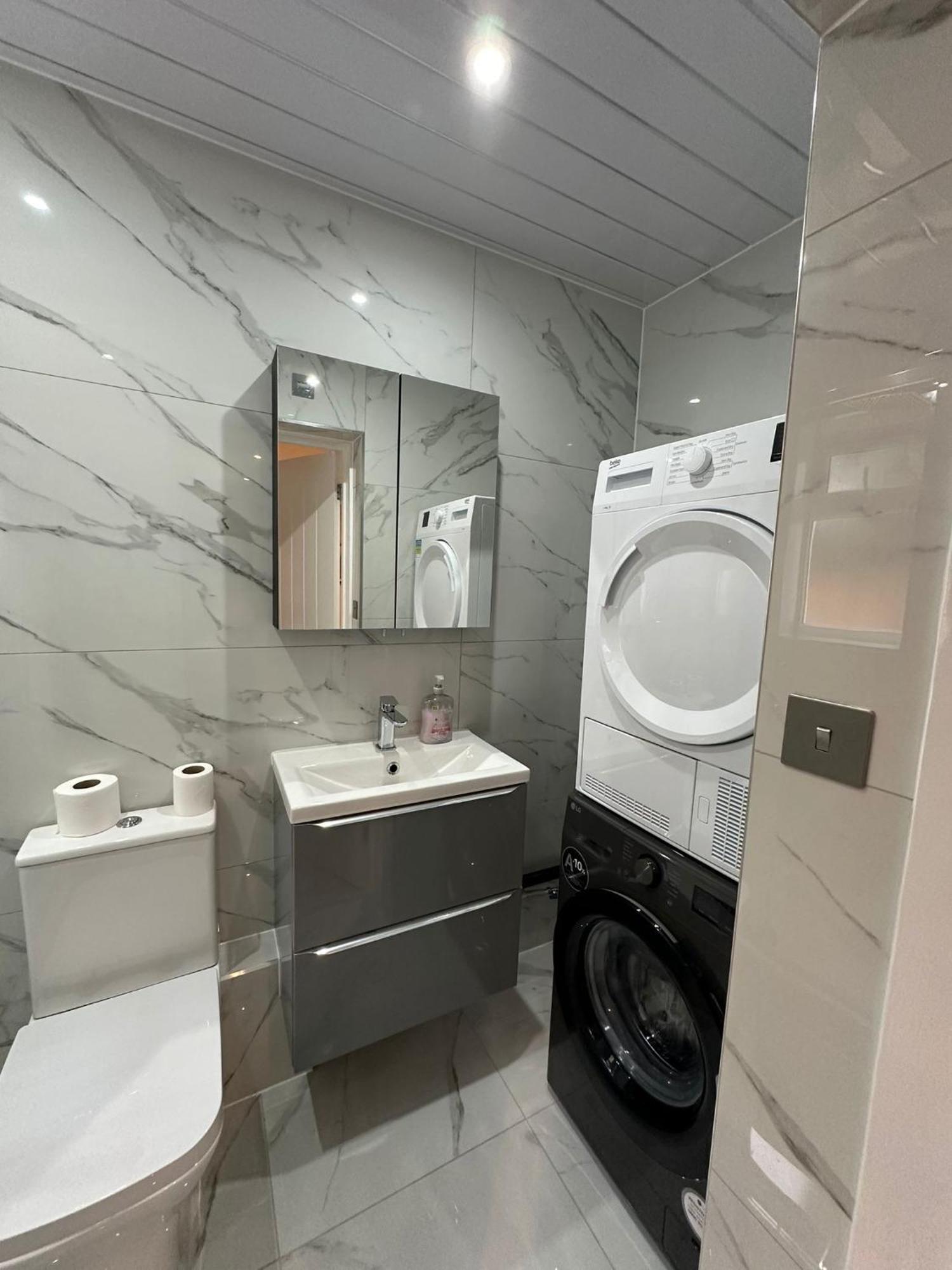 Luxury House Apartment Greenford  Bagian luar foto