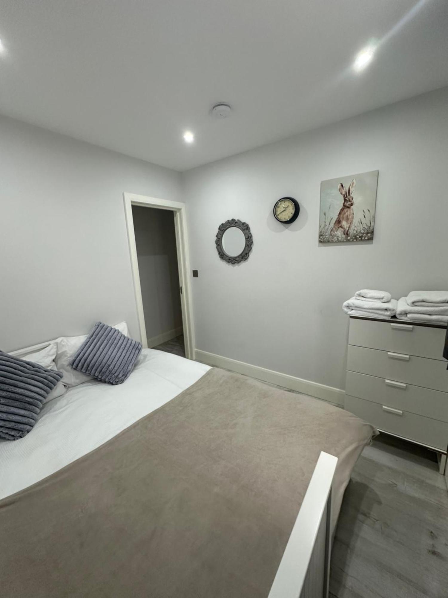 Luxury House Apartment Greenford  Bagian luar foto